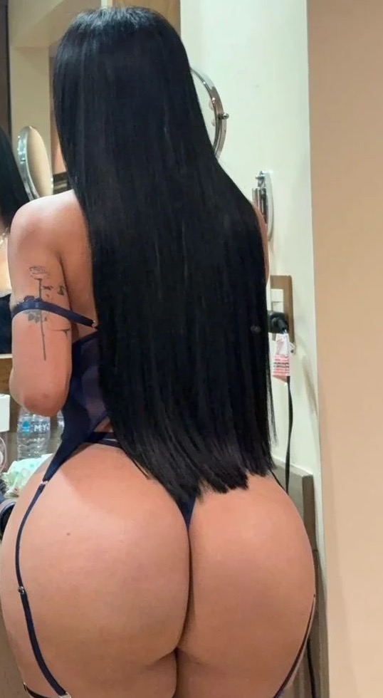 Anny trans morena. Lechera trago cita