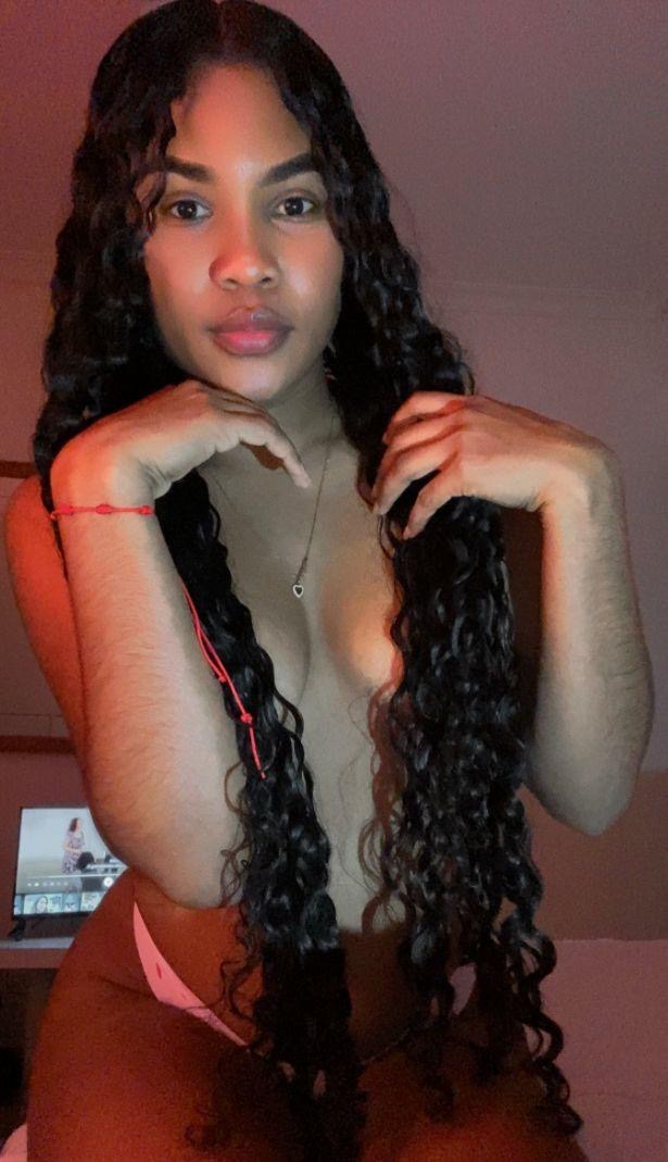 JOVENCITA CALIENTE DE 22 AÑITOS