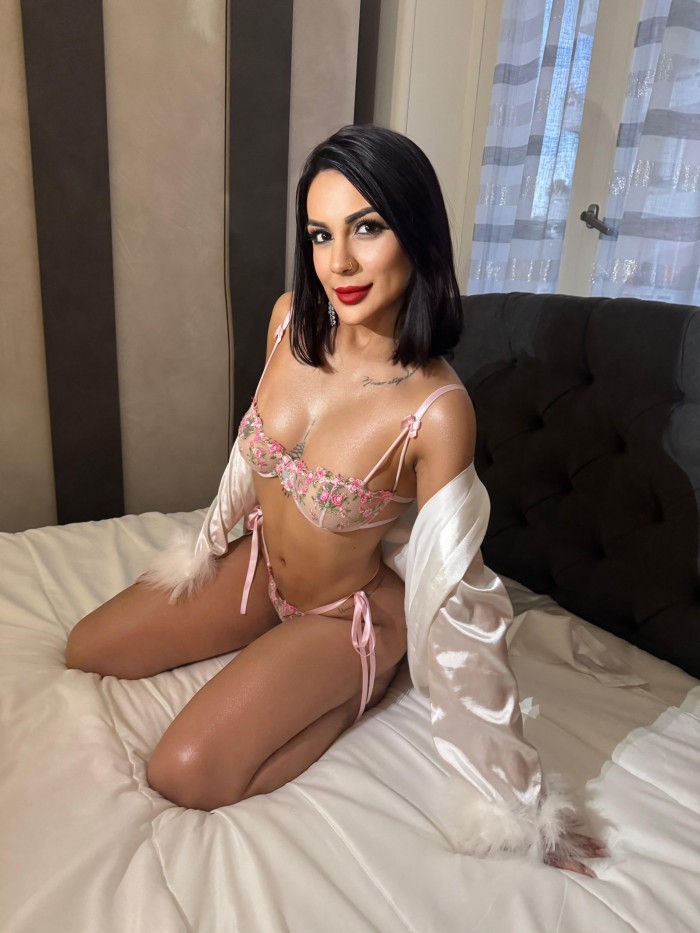 Brasileña ardiente muy guapa en Benidorm