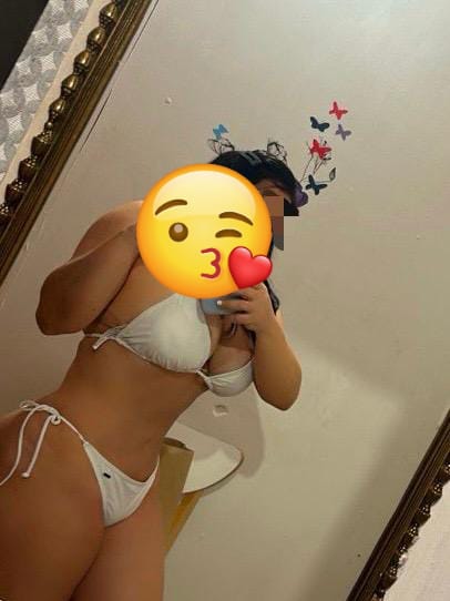 Latina guapita linda elegante en jaca