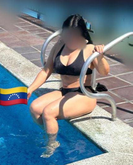 Latina guapita linda  elegante en  jaca