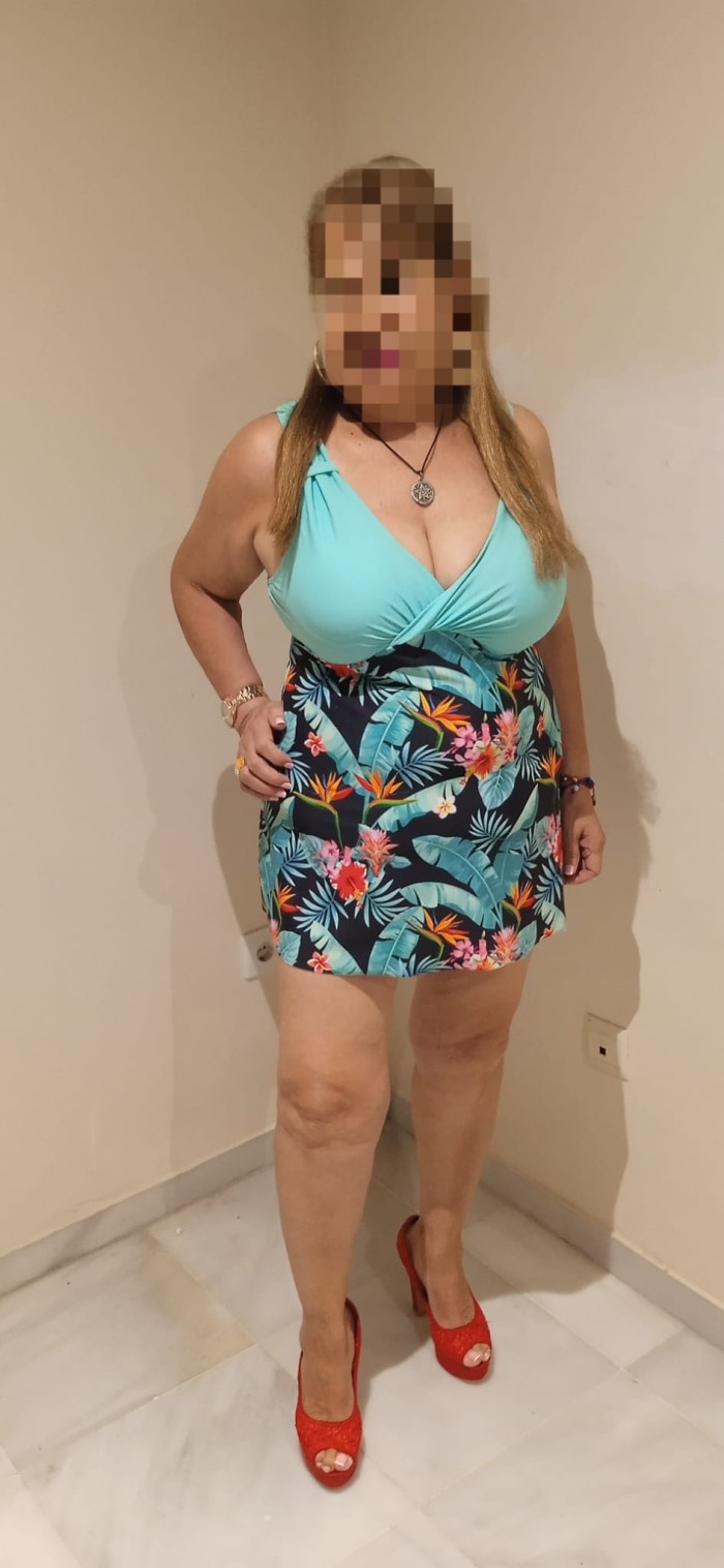 Señora muy guapa  56 Primaveras fotos caseras en oviedo