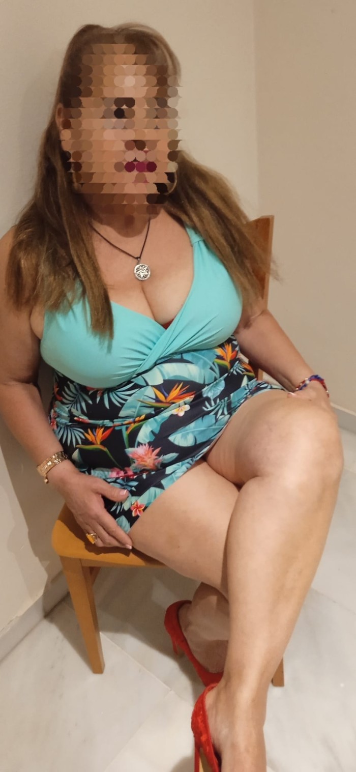 Señora muy guapa  56 Primaveras fotos caseras en oviedo
