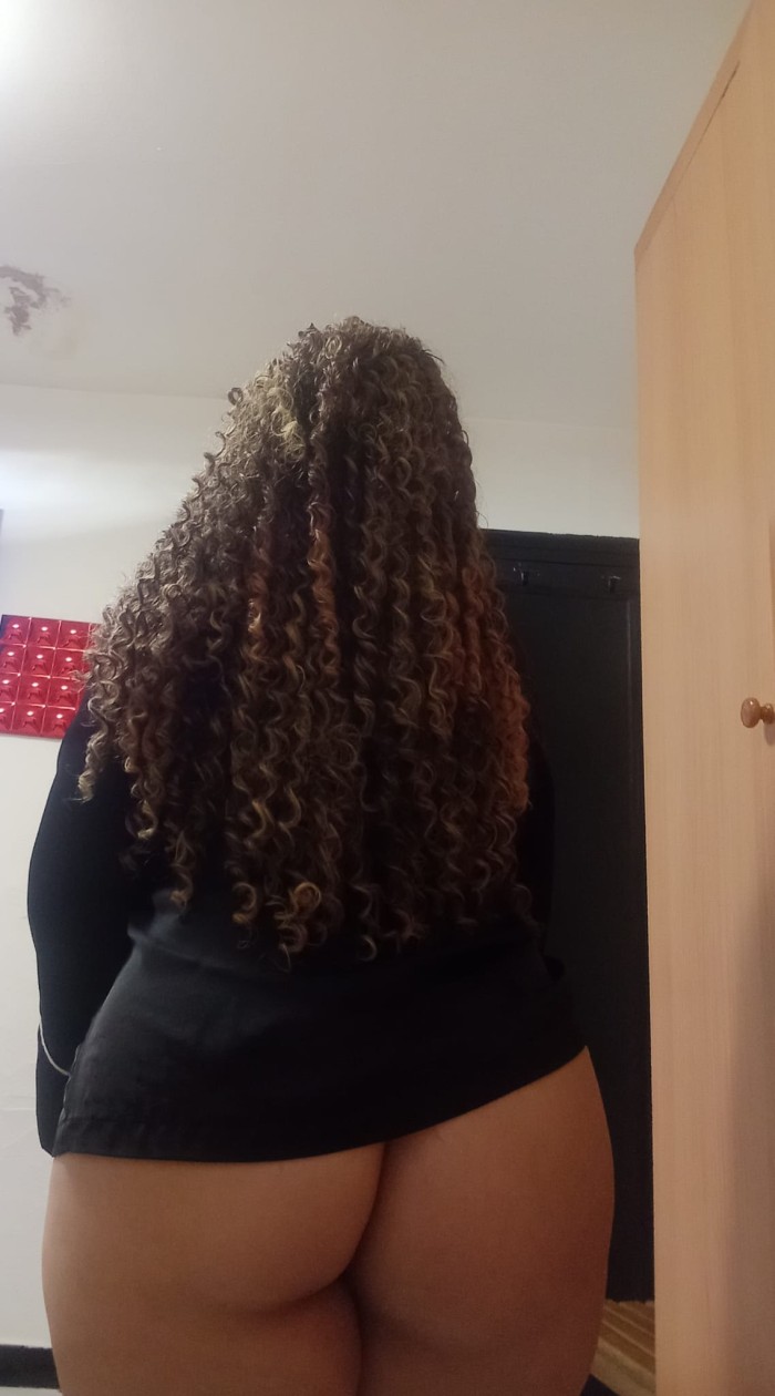 YENI ! REINA DE LA MAMADA SALIVADA MUY FIESTERA EN PONFERRADA