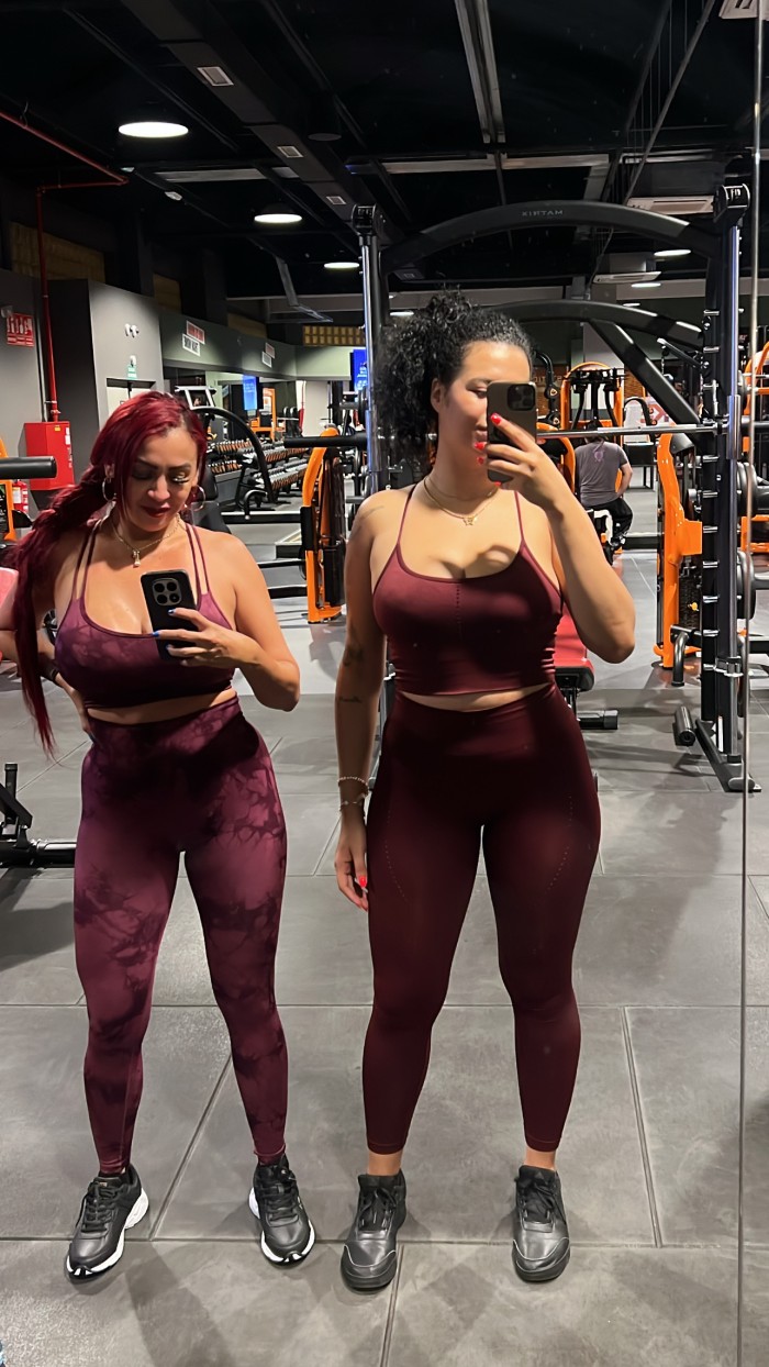 TRÍO MORBOSO CON DOS MEJORES AMIGAS