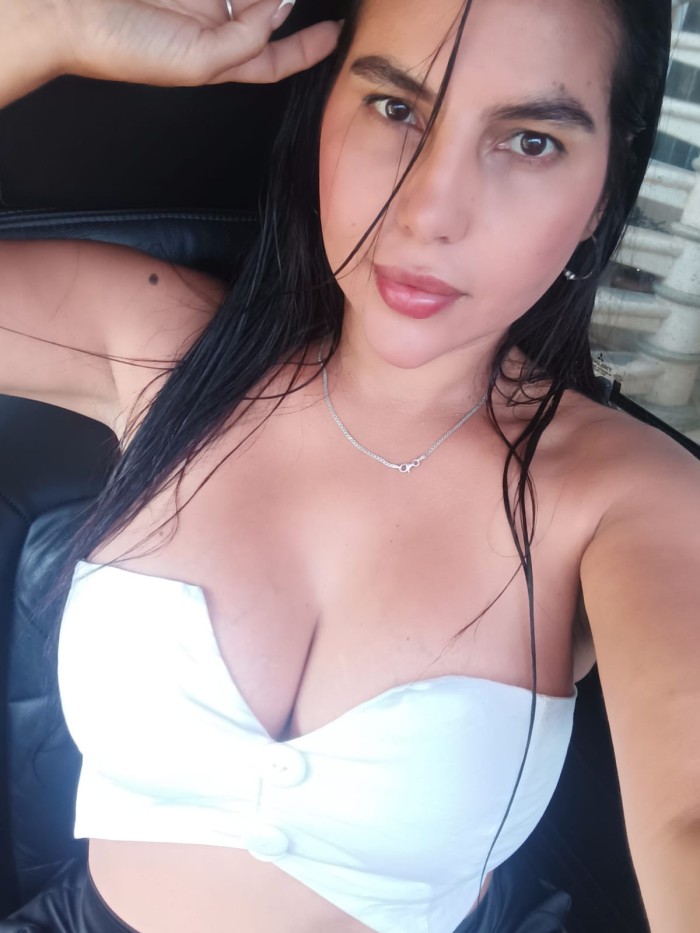 ARDIENTE APASIONADA LATINA
