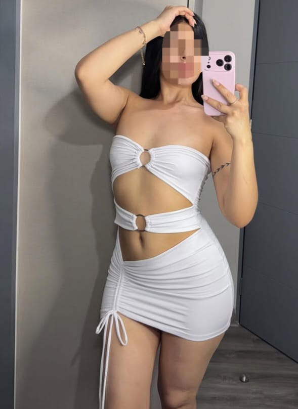 JOVENCITA LATINA MORBOSA Y CACHONDA 24HS
