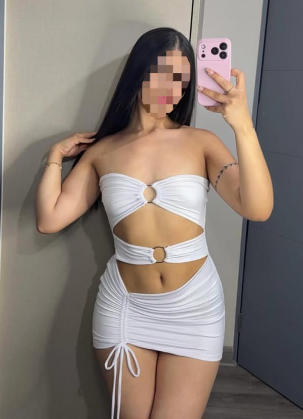 JOVENCITA LATINA MORBOSA Y CACHONDA 24HS