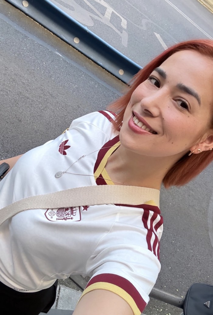 Bonita paraguaya pelirroja en Plaza Castilla
