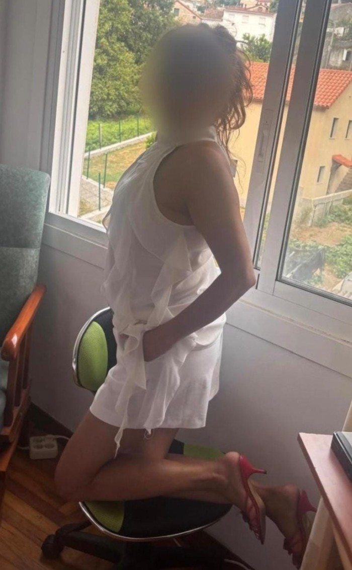 MADURITA DELICIOSA EXPERTA EN SEDUCIRTE Y COMPLACE