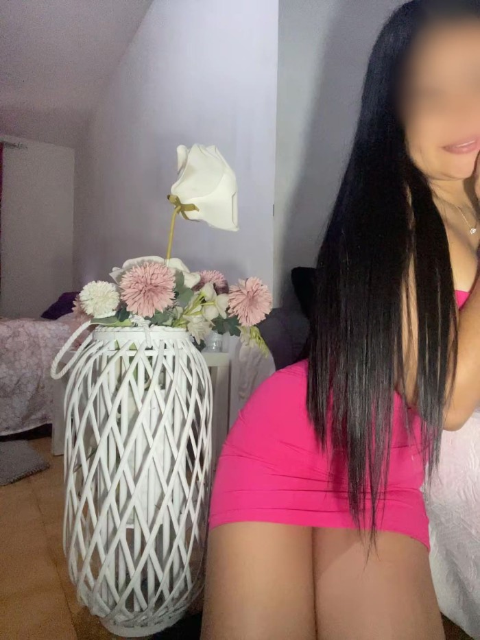 NOVEDAD HERMOSA Y ATRACTIVA COLOMBIANA EN FIGUERES