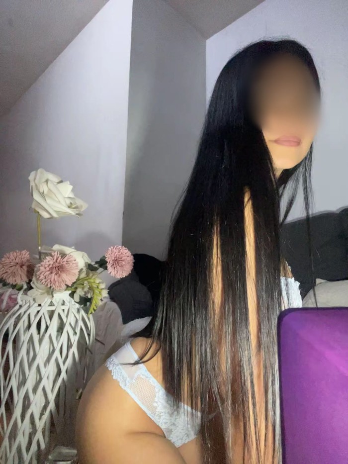 NOVEDAD HERMOSA Y ATRACTIVA COLOMBIANA EN FIGUERES