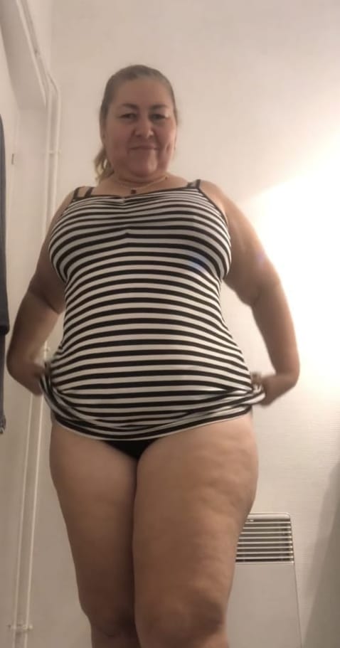 ARDIENTE CACHONDA IMPLICADA MORBOSA COMPLACIENTE