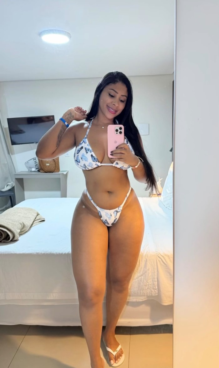 sexy colombiana recién llegada a Madrid