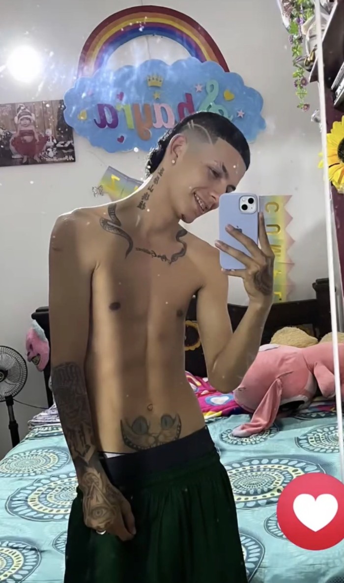 Felipe  Hot fiestero Latino en  fiestero con gran