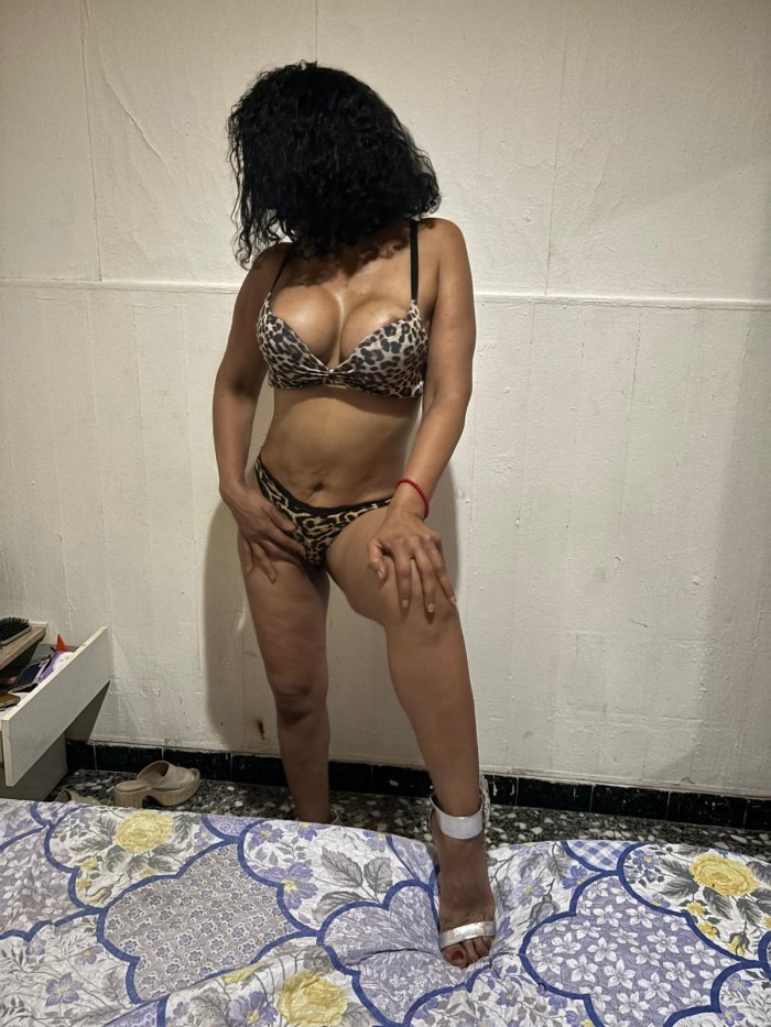 EN MOLINA DE SEGURA MUJER EXOTIKA SOLO SALIDAS
