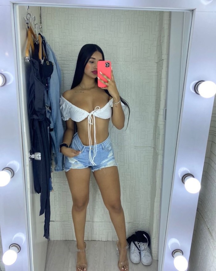 SENSUAL ARDIENTE SENSUAL DESEOSA DE SEXO