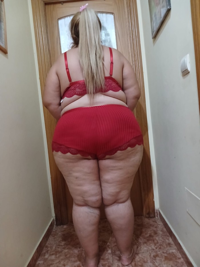 BOMBA DE SEXO COMPLACIENTE EN BENALMADENA