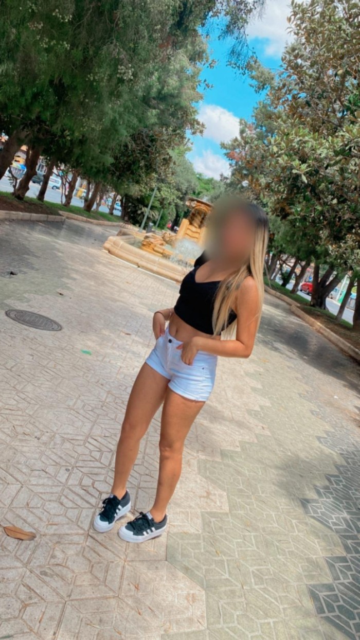 chica des complicada y muy fiestera disponible