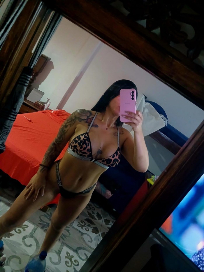 IMPLICADA CACHONDA LUJURIOSA ADICATA LA PLACER