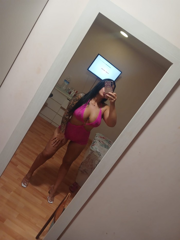 IMPLICADA CACHONDA LUJURIOSA ADICATA LA PLACER