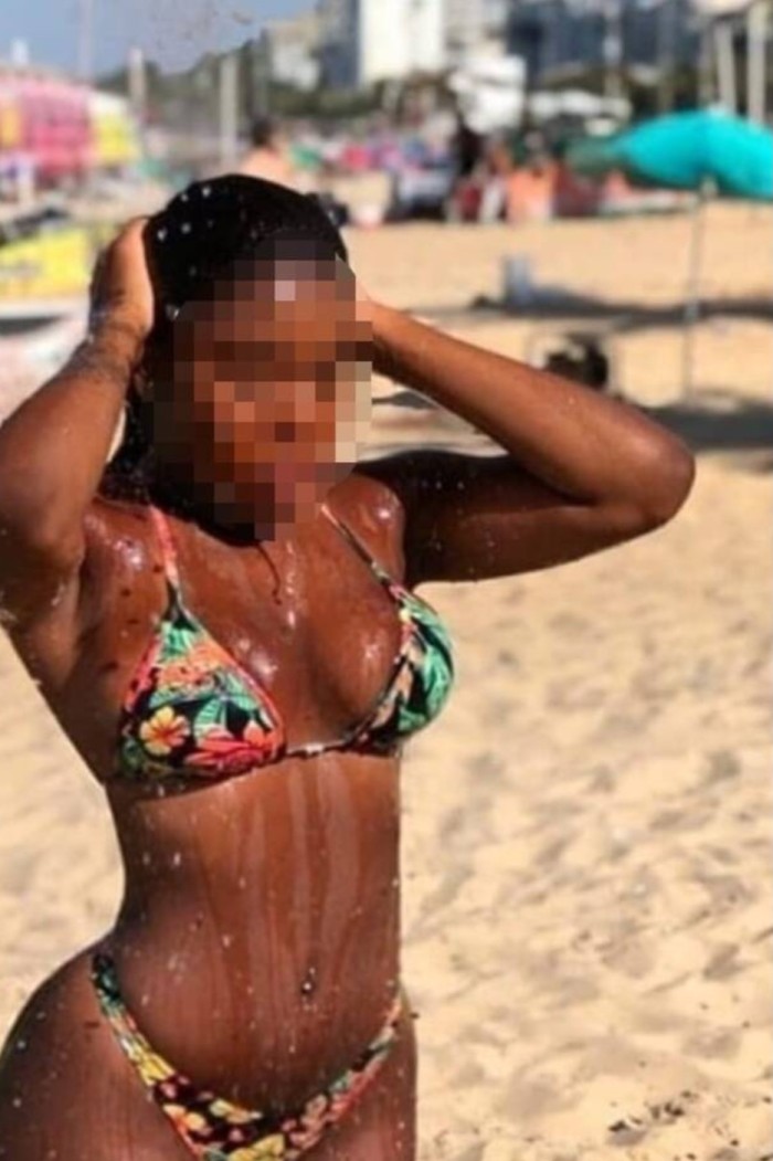 Jovencita cachonda fiestera guarra nifomana en bergara