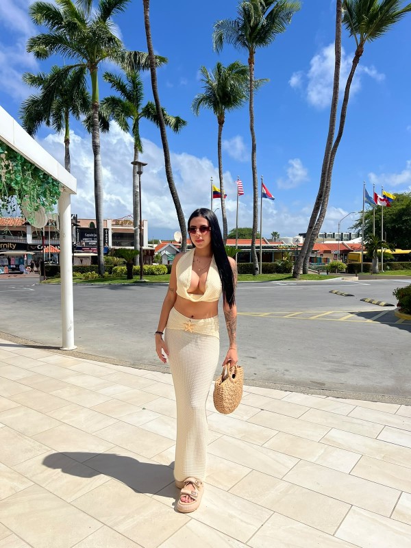 ISABELLA CACHONDA IMPLICADA SEDUCTORA COMPLACIENTE