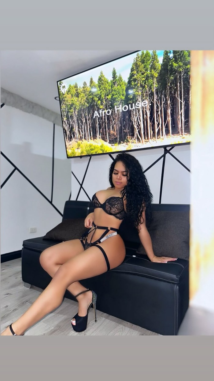 CRISTINA NINFOMANA ME ENCANTA EL SEXO HAGO DE TODO