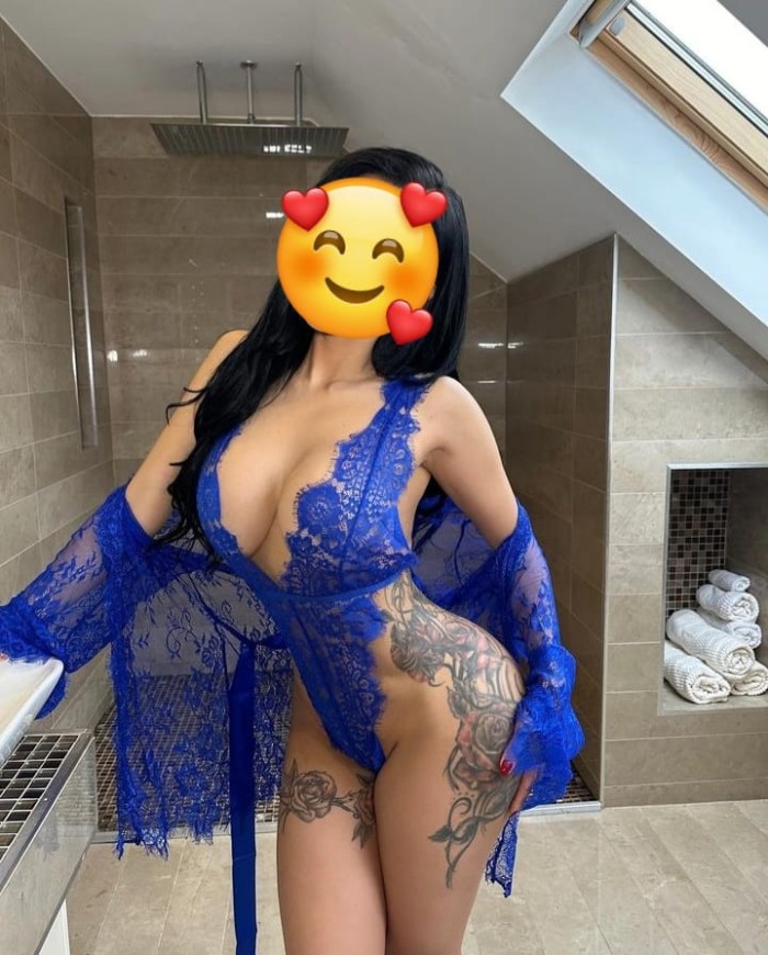 estoy sin ropa y muy caliente ven a coger sin goma