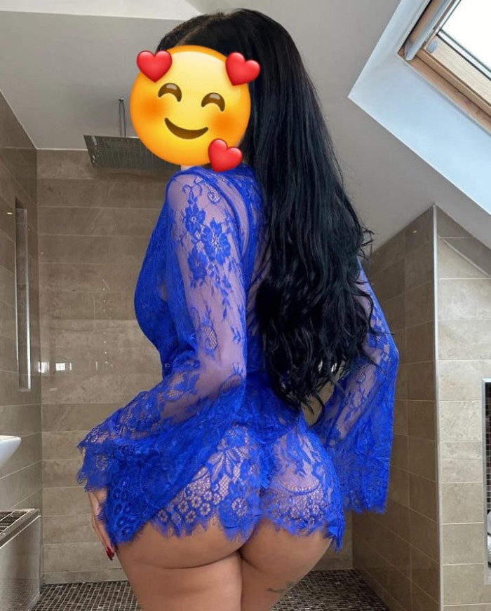 estoy sin ropa y muy caliente ven a coger sin goma