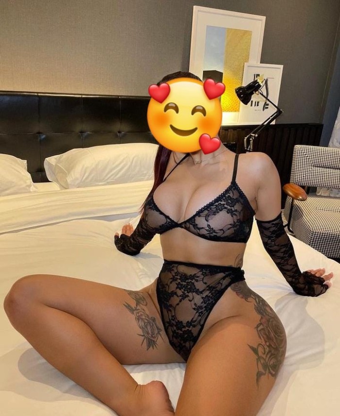 tengo amigas para hacer trio y disfrutar junto ven
