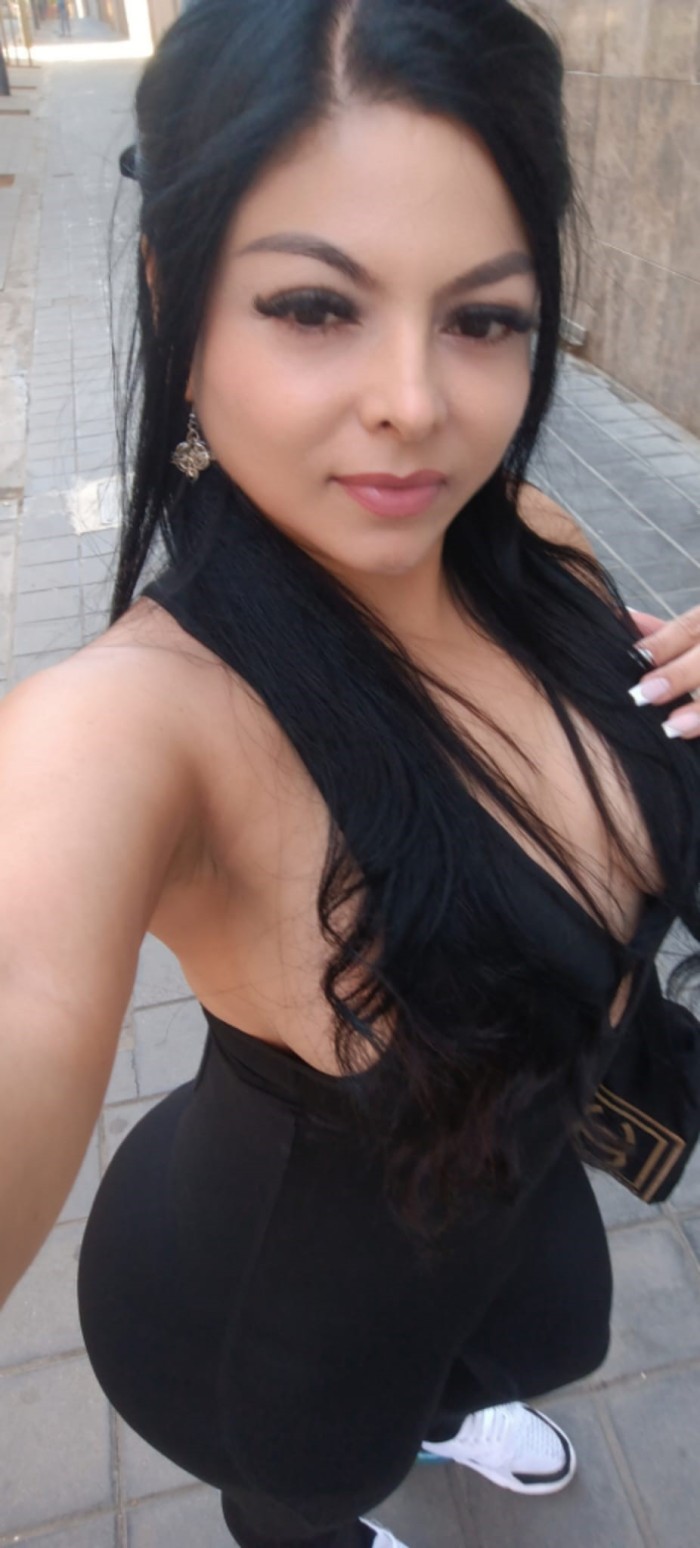 TE APETECE UN COÑITO MADURITO ?