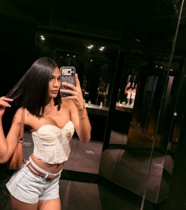 CAROLAINE CHICA TRANS SEXY MORENITA ESCLUSIVA NUEV