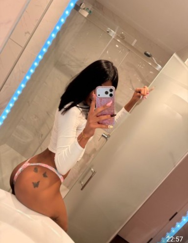 CAROLAINE CHICA TRANS SEXY MORENITA ESCLUSIVA NUEV