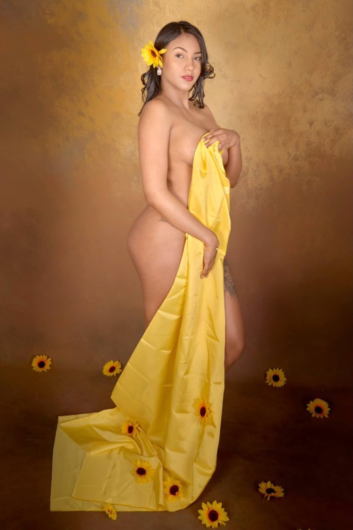 CAMILA 27 años – VENEZOLANA DE REGRESO EN FERROL