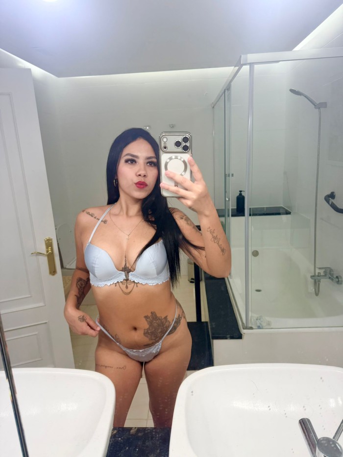TU DULCE DESEO EXQUISITA MORENA TRAVIESA