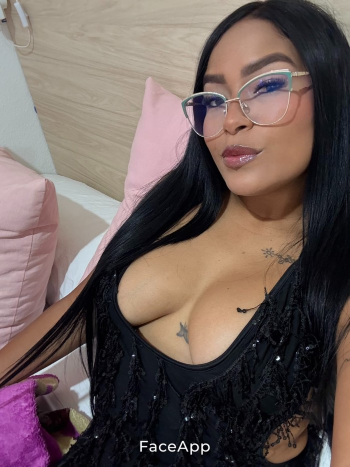 ANAHI ATREVIDA YGUAPA EN SEVILLAANAHI ATREVIDA