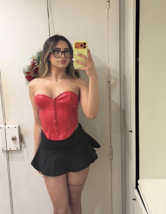 Trans femenina muy guapa , repetiras – Poblenou