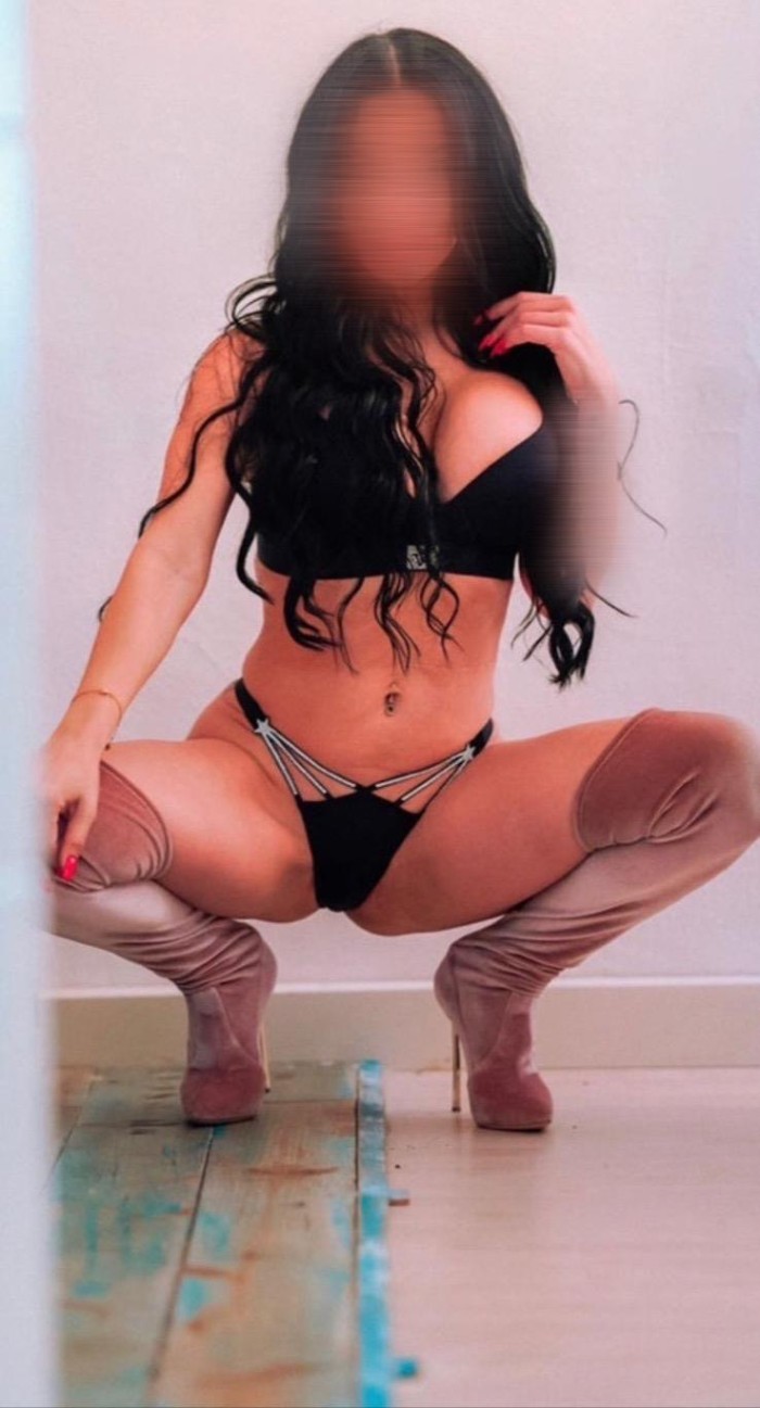 CANDELA NOIR ESPAÑOLA LA REINA DE LO SQUIRTING