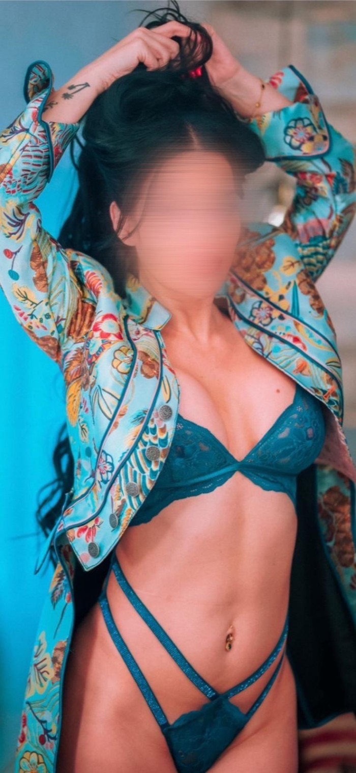 CANDELA NOIR ESPAÑOLA LA REINA DE LO SQUIRTING