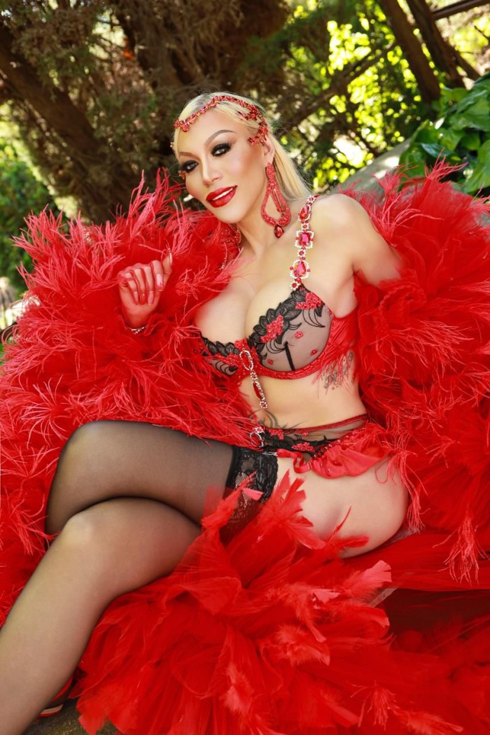 CHICA TRANS MUY VERSÁTIL Y FEMENINA, ¡TE HARÉ DE TODO!