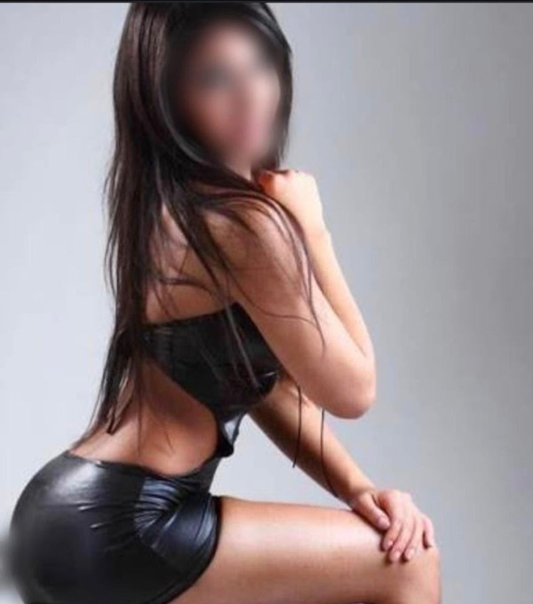 EN MIAMI PLAYA EXQUISITA DELICIOSA IMPLICADA DESEOSA DE PLACER