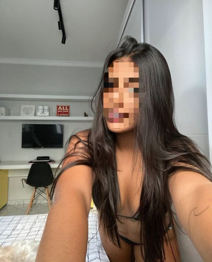 ardiente latina muy cachonda y fiestera en malaga