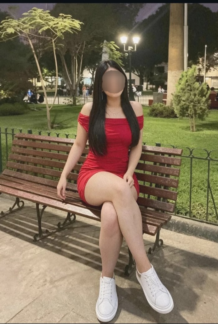 ARDIENTE LATINA FIESTERA Y MENTE ABIERTA EN MILLADOIRO