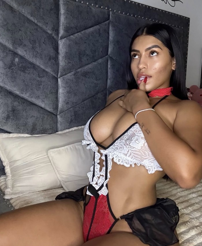 Multiorgasmica fiestera a tope guarrilla