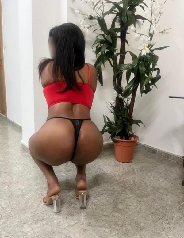EN ZAIDIN MORENAZA CACHONDA DESEANDO FOLLAR RICO