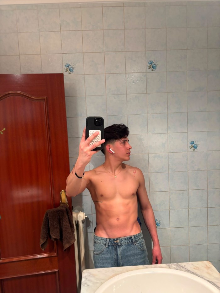 David, un jovencito listo para lo que necesites…