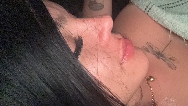 Garganta profunda.descargate todo en mi carita y B
