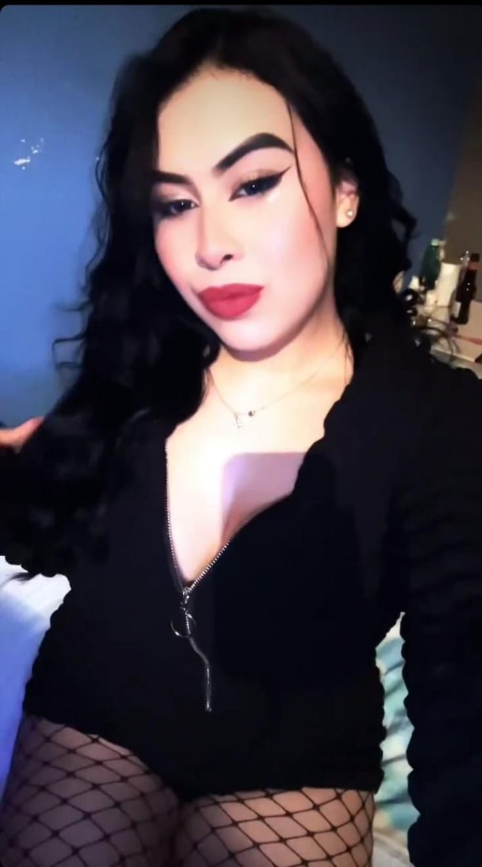 DELICIOSA IMPLICADA CACHONDA LUJURIOSA COMPLACIENT