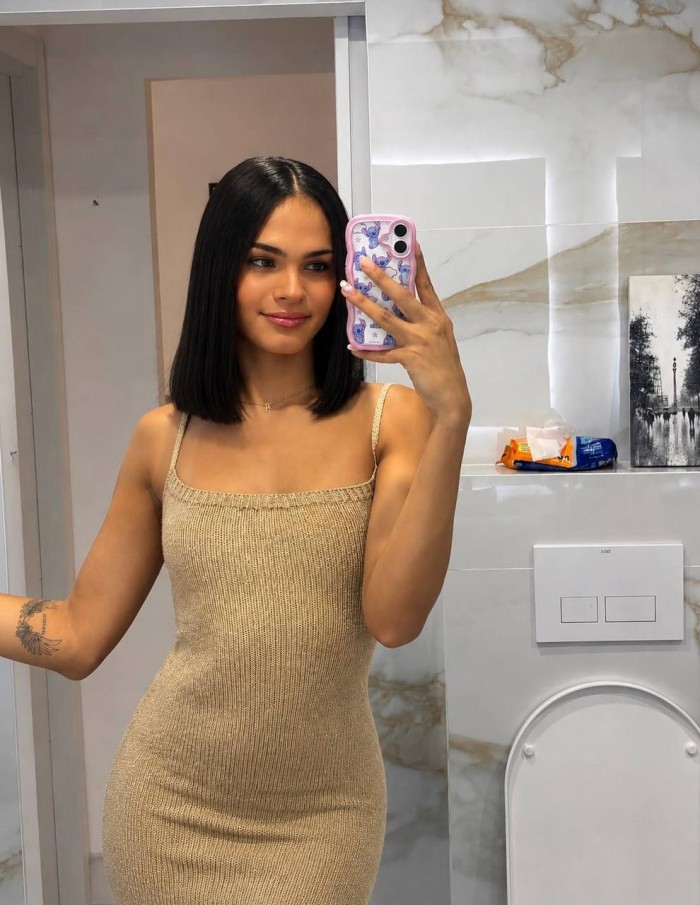 SEXY MORENA QUE TE LA PONDRÁ DURA MUY FIESTERA